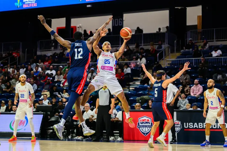 In seinem achten Länderspiel legte der Guard mit dem butterweichen Handgelenk zusätzlich vier Rebounds und zwei Assists auf. Foto: FIBA Basketball