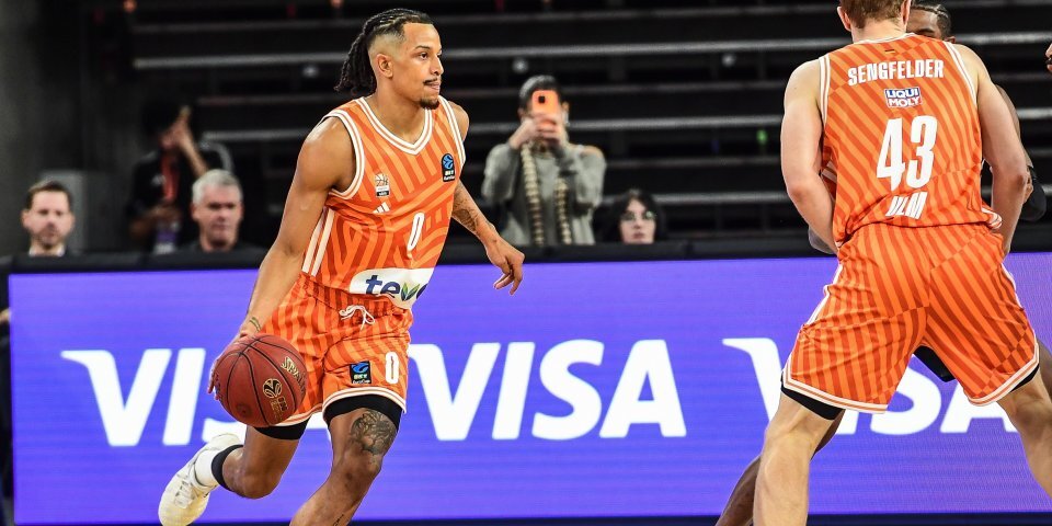 Sein heißes Handgelenk macht den Unterschied. Nelson Weidemann ist Ulms bester Distanzschütze.